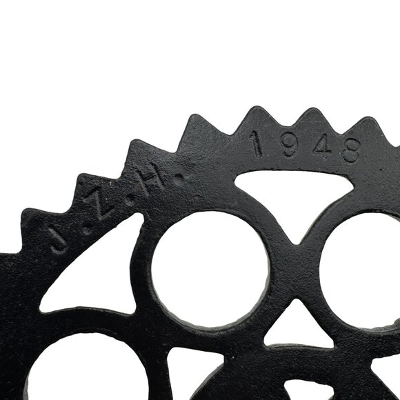 Cast Iron Trivet JZH 1948 Mt Vernon VA Cooking Decor Vintage Black Retro Kitchen - Picture 3 of 8